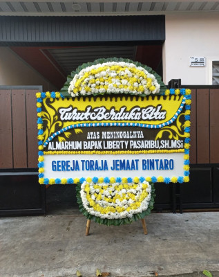 Papan Bunga Duka di Wasile Selatan